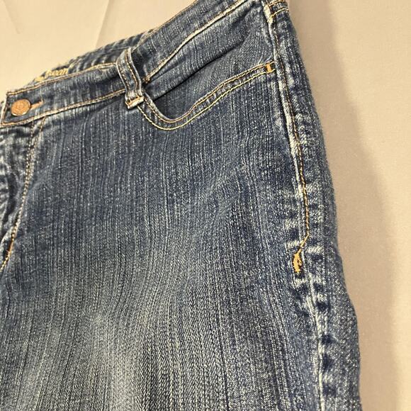 Old Navy The Dreamer Jeans Womens 14 Blue Bootcut Stretch Distressed Denim Pants - Picture 10 of 16